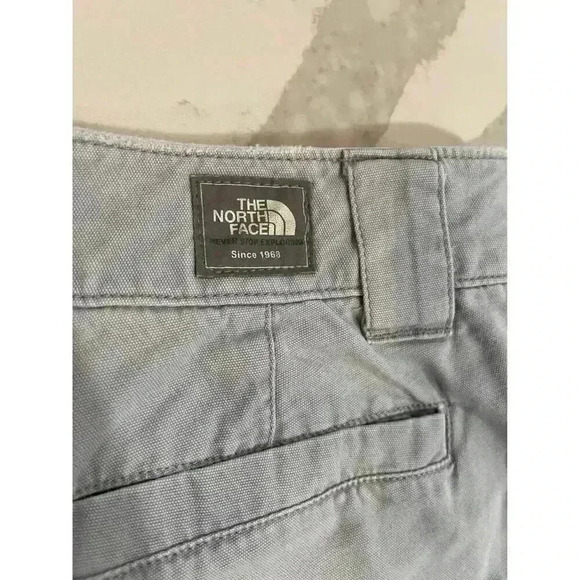 The North Face Chino Shorts Women's Size 10 Gray Longer Length Bermuda Style - Picture 6 of 6